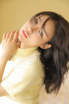 《年轻女教师》在线